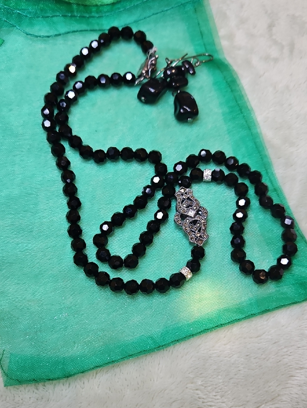 MARCASITE VINTAGE Elegant Black Beaded Necklace SET with Sparkling EARRINGS.